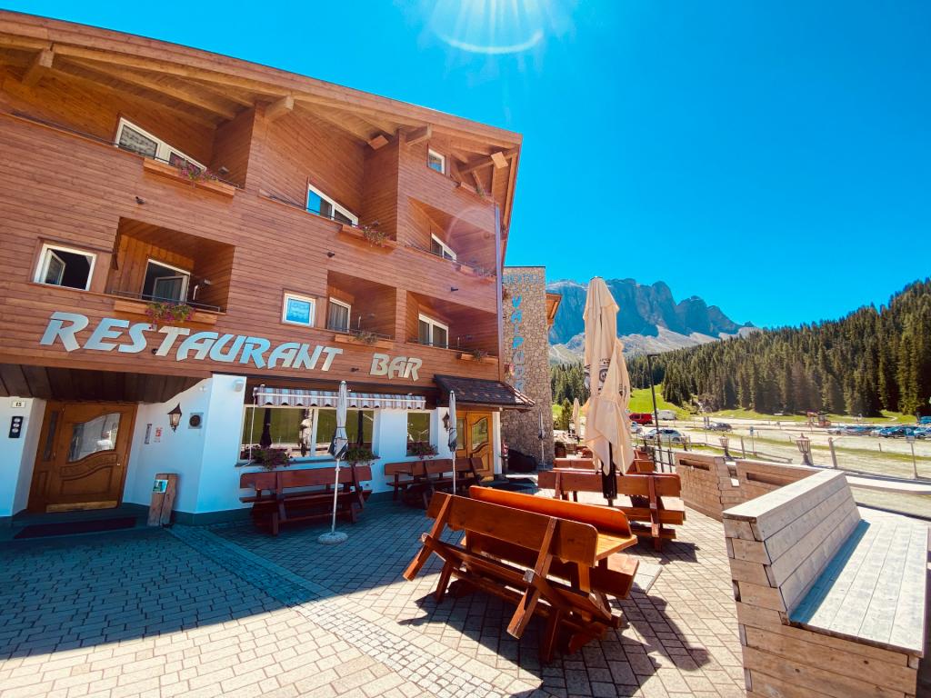 Hotel Valpudra - Selva Val Gardena - Dolomites Italy