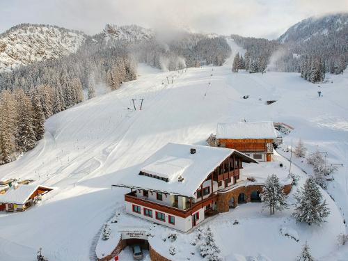 Residence Carmen at the ski slope