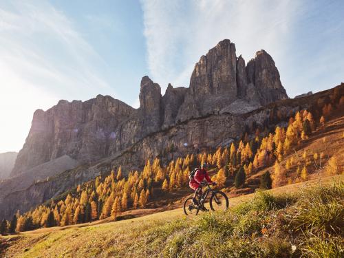 Giro del Sella in mountain bike in autunno