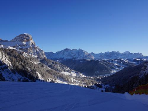 Sellaronda Orange: ski slope to Colfosco and Corvara
