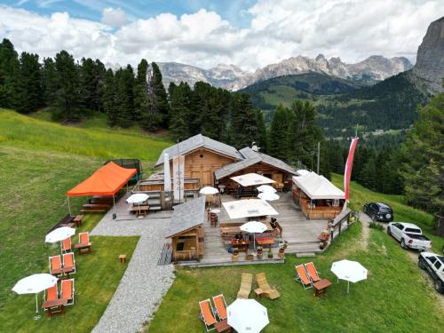 Mountain hute Utia Sole
