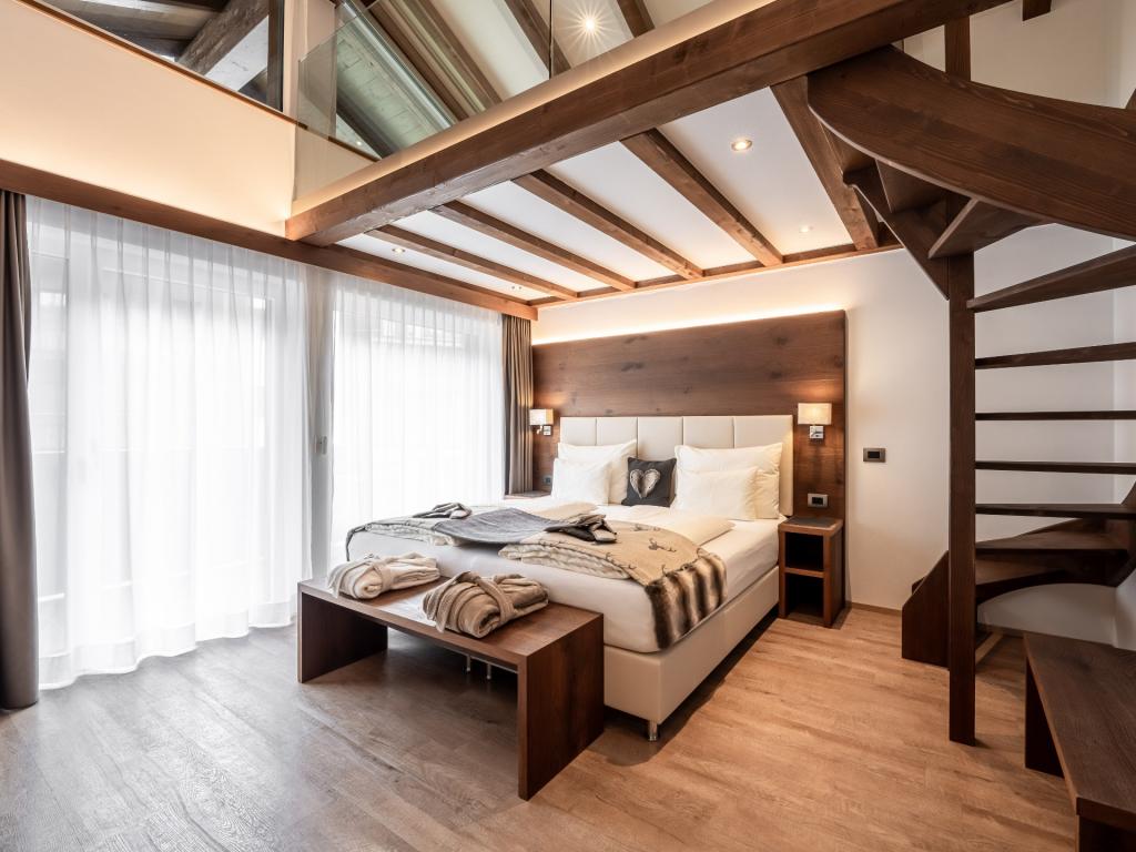 Garni (B&B) in Val Gardena - Romantic Loft, Room