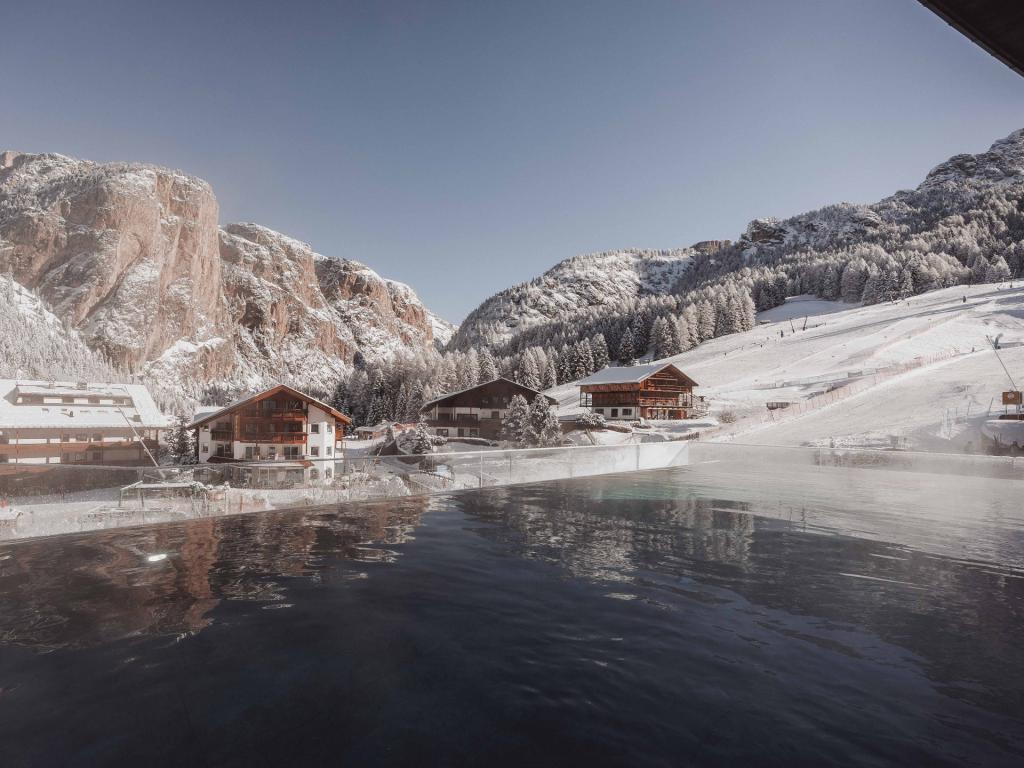 Hotels with pool - Pool Winter - Hotel in Selva