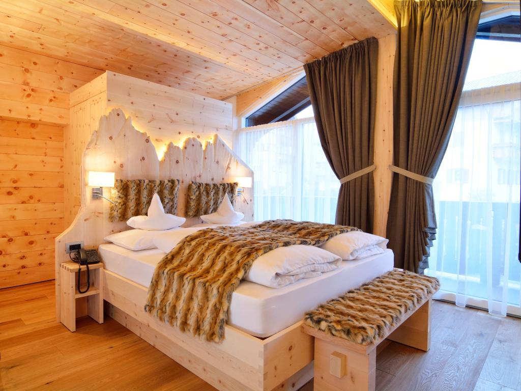Zirm Suite Elisabeth Dolomites Deluxe - Accommodation in Val Gardena