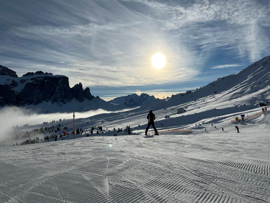 Sotsaslong ski slope next to Piz Sella in Selva Gardena
